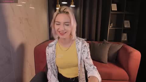 Snapshot of alysiasun chatting on September 21, 2:49 pm Alysia online show from September 21, 2:49 pm