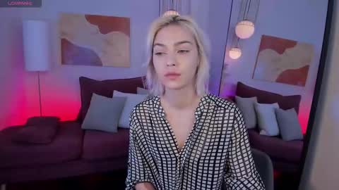 Snapshot of alysiasun chatting on September 13, 1:52 pm Alysia online show from September 13, 1:52 pm