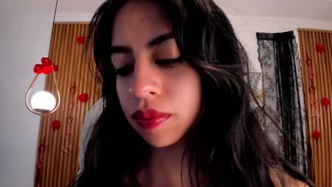 alyssabeauty_ online show from February 6, 9:40 pm