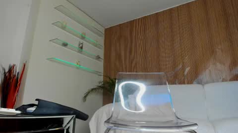 alyxvond online show from March 17, 5:44 am