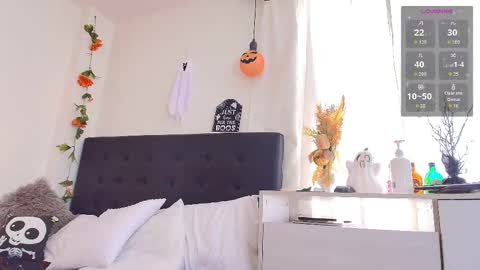 Snapshot of amabella_w chatting on October 4, 6:56 pm Isabella online show from October 4, 6:56 pm