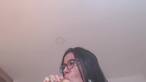 valentia online show from November 24, 2:30 pm