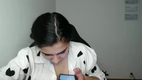 The queen of the biceps  online show from February 11, 10:22 pm