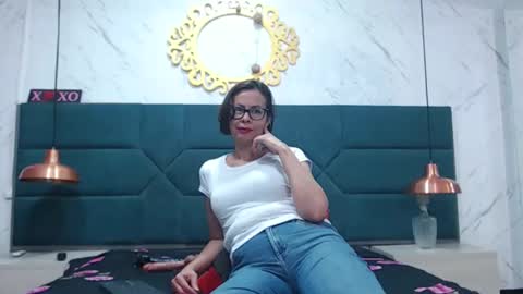 amanda_ramirez online show from January 6, 10:02 pm