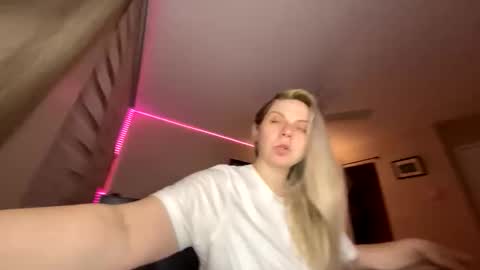 Amanda online show from May 1, 5:54 am