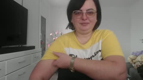 Snapshot of amandamuller1982 chatting on February 6, 8:39 am Anda online show from February 6, 8:39 am