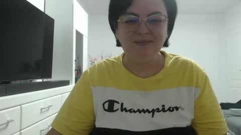 Snapshot of amandamuller1982 chatting on December 9, 12:01 am Anda online show from December 9, 12:01 am