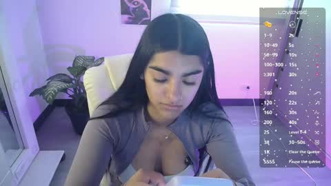 amara_silk online show from May 29, 8:18 pm