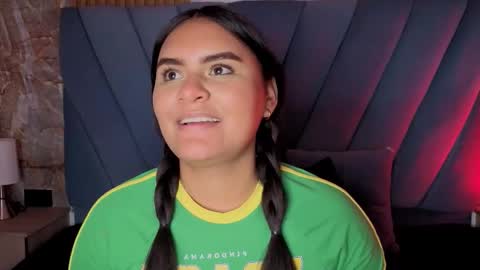 amarahanks_ online show from November 12, 6:39 pm