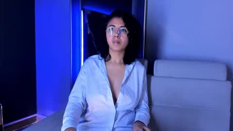 Snapshot of amarettho chatting on September 18, 3:21 pm Emily online show from September 18, 3:21 pm