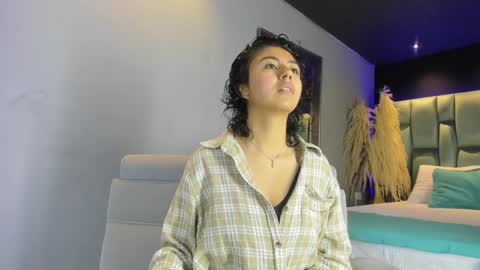 Snapshot of amarettho chatting on February 6, 11:09 am Emily online show from February 6, 11:09 am