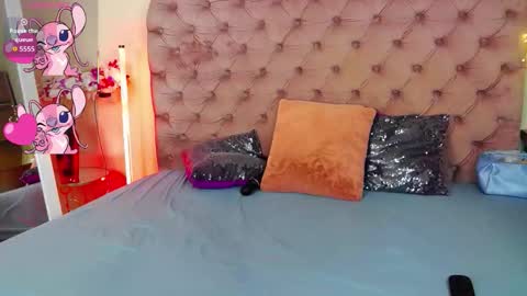 Snapshot of amazongoddess_ chatting on October 14, 12:52 pm Amazon online show from October 14, 12:52 pm