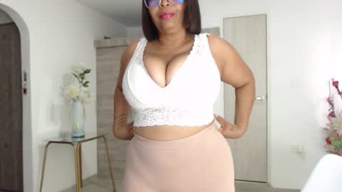 Snapshot of ambarsofhia chatting on September 11, 9:48 pm Amber Sofhia online show from September 11, 9:48 pm