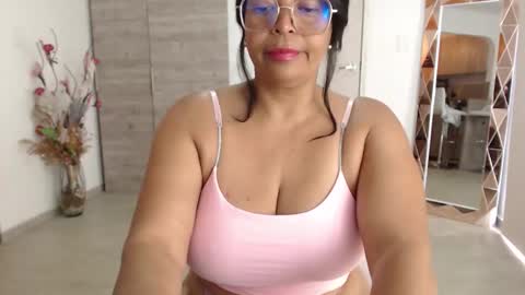 Snapshot of ambarsofhia chatting on October 9, 8:57 pm Amber Sofhia online show from October 9, 8:57 pm