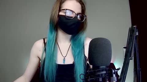 Snapshot of amber_candyfloss chatting on January 6, 12:27 am Amber non-nude model online show from January 6, 12:27 am