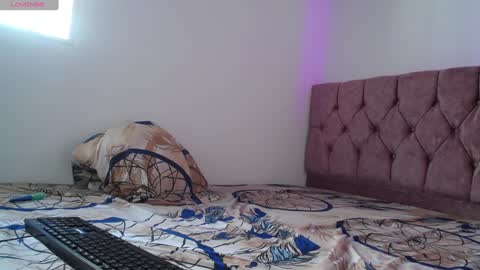 amber_love22 online show from December 8, 7:32 pm