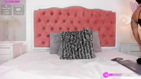 Snapshot of amber_roose75 chatting on December 17, 4:00 pm julieta  online show from December 17, 4:00 pm