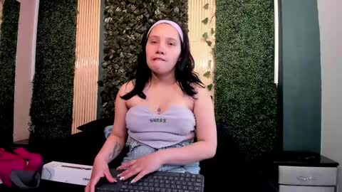 amberaddamss online show from February 8, 1:59 pm