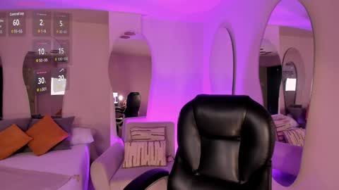 Amber  online show from April 3, 8:07 pm