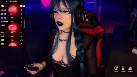 Amelia Aley  online show from October 20, 10:18 am