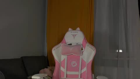 Your Amelia online show from February 28, 11:45 pm