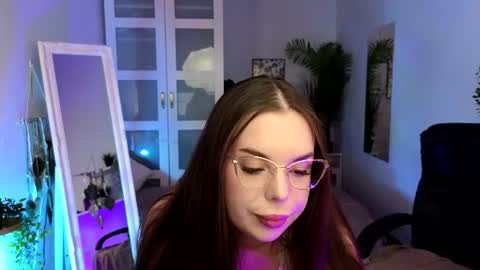 Amelia online show from June 25, 1:24 pm