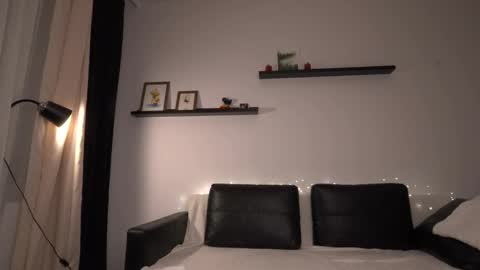 Amelia   online show from December 3, 3:25 pm