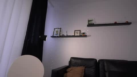 Amelia   online show from April 12, 3:04 pm