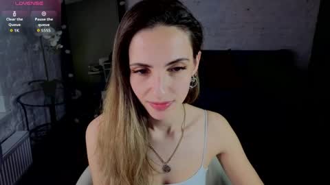 Amelia online show from May 25, 1:10 pm