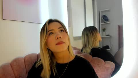 Amelia online show from December 19, 10:13 pm