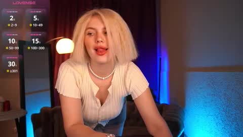  Amelia  online show from November 22, 4:37 am