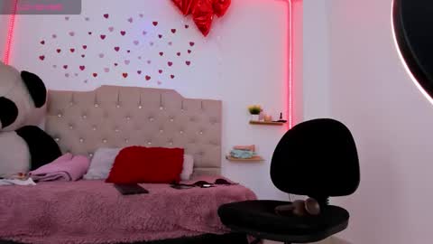 amelie brown online show from February 27, 5:46 pm