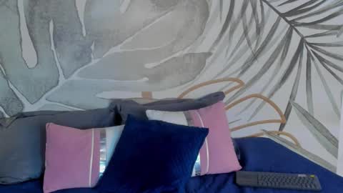 Amelie online show from October 14, 2:41 pm