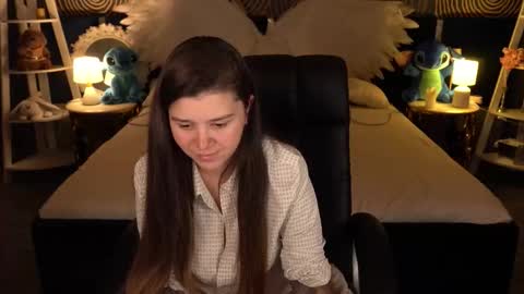 amellymillyy online show from November 9, 2:13 pm