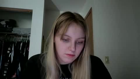 amethystmoon18 online show from February 27, 8:19 pm