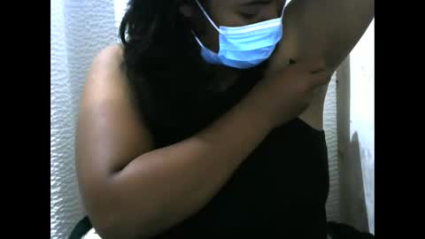 amichouu online show from December 1, 8:11 pm