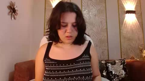 Snapshot of amie_gh chatting on October 16, 11:24 am Amie online show from October 16, 11:24 am