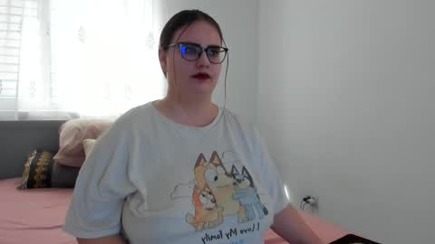 Amira Vyxen online show from March 13, 9:10 am