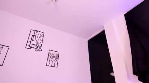 hi guys im ariani ill be off till december 1st for vacation if u want u can add me on snapchat by bio and talk or play there online show from March 25, 7:39 pm