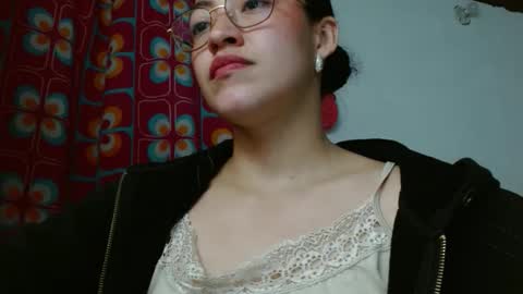 amitlu_ online show from November 6, 6:14 pm