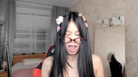 Ami online show from March 29, 4:28 pm