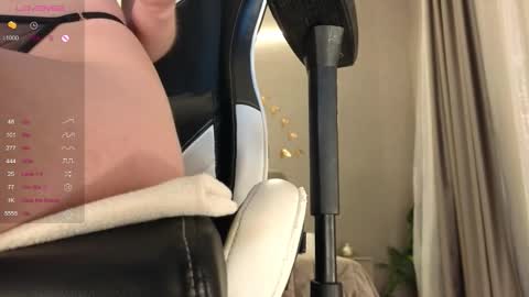 Ammy  dont forget to thumbs up me  online show from October 27, 2:51 am