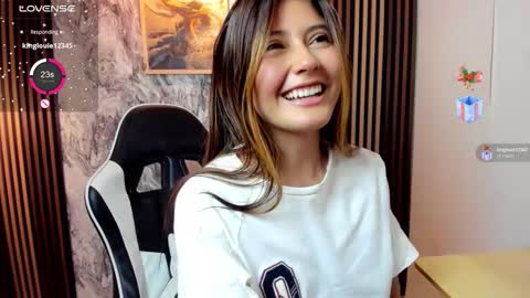 Snapshot of amy_innocent_ chatting on October 12, 8:44 pm Amy online show from October 12, 8:44 pm
