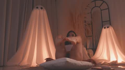 Amy Armstrong online show from October 17, 2:04 am