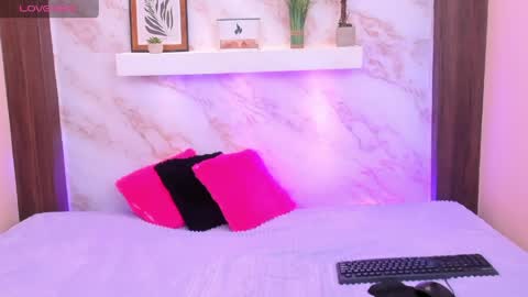 My name is AMY... Nice to meet you  thumb up me please its important online show from March 30, 4:50 pm