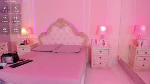 Snapshot of amyblackwood chatting on October 6, 7:40 pm Amy online show from October 6, 7:40 pm