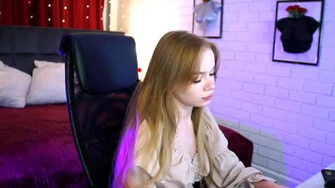 Amy online show from June 3, 2:33 pm