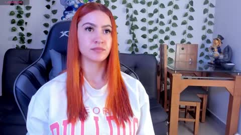 Snapshot of amypond__ chatting on December 14, 6:09 pm Amy online show from December 14, 6:09 pm