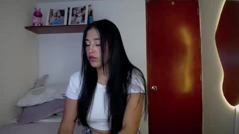 Snapshot of ana_m_ chatting on October 20, 9:12 am Ana online show from October 20, 9:12 am