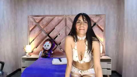 HI I AM ANABELL online show from October 24, 9:00 pm